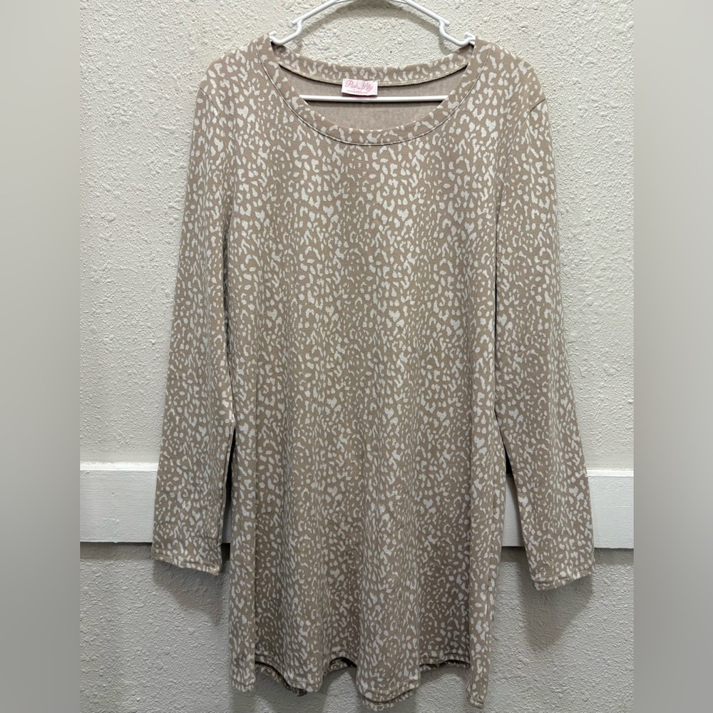 Pink Lily Tan and White Long Sleeve Leopard Dress Size XXL